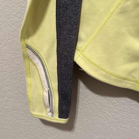 Lululemon Run: U-Turn Reversible Butter Yellow Cream Grey Blue 1/4 Zip Pullover - Picture 8 of 15